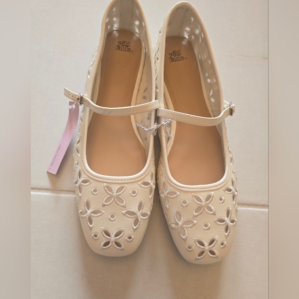 NWT Wild Fable Eyelet Off White Mary Jane Flats Size 9.5 - Picture 6 of 7